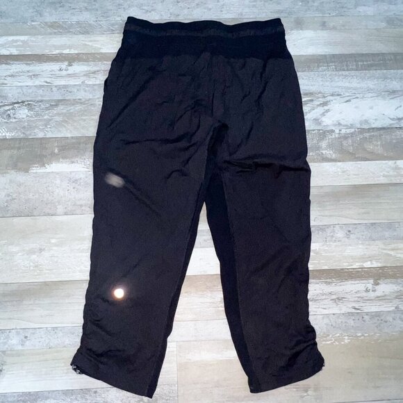 Lululemon Women's Dance Studio Mid-Rise Crop 25" Black Size 10 - Picture 7 of 9